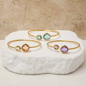 Armband met blauwe glazen steentjes