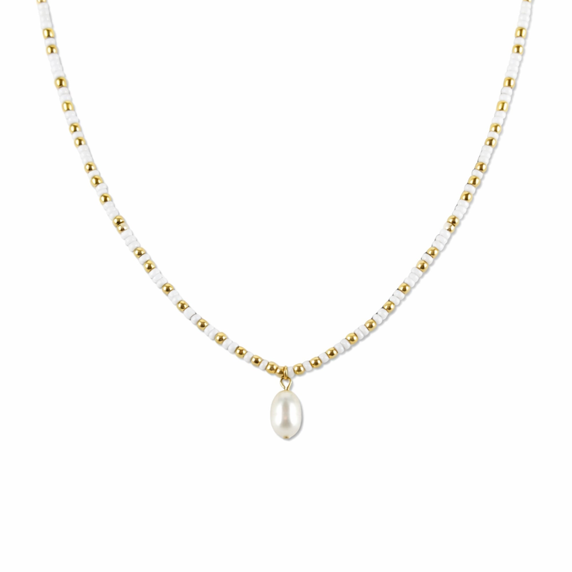 Ketting met witte kralen en parelbedel