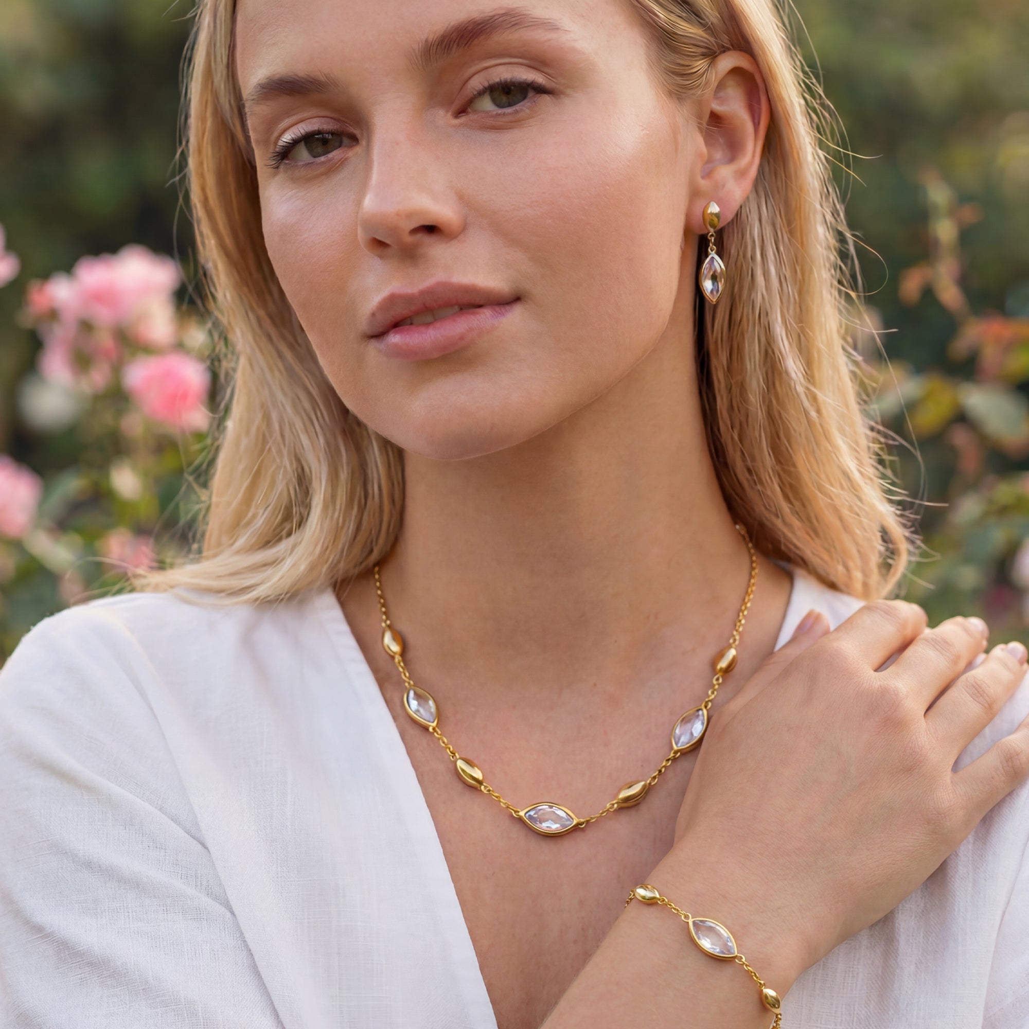 Ketting met staal en glazen stenen wit